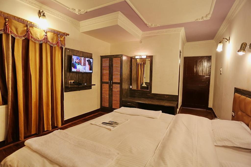 Hotel Ibni Kabeer Srinagar  Ngoại thất bức ảnh