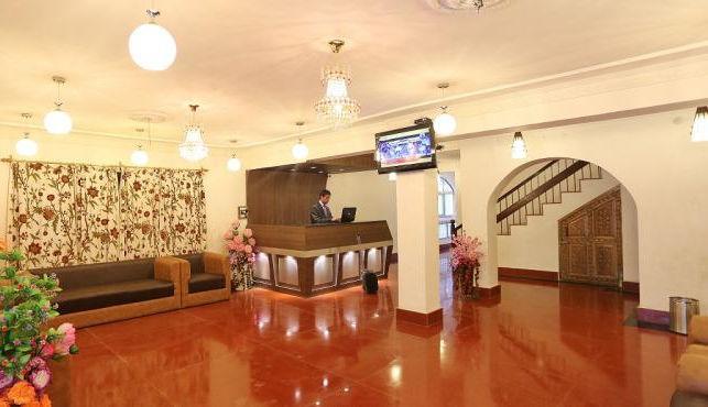 Hotel Ibni Kabeer Srinagar  Ngoại thất bức ảnh