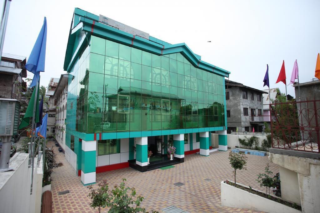 Hotel Ibni Kabeer Srinagar  Ngoại thất bức ảnh