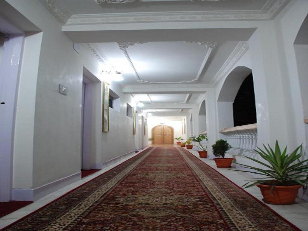 Hotel Ibni Kabeer Srinagar  Ngoại thất bức ảnh