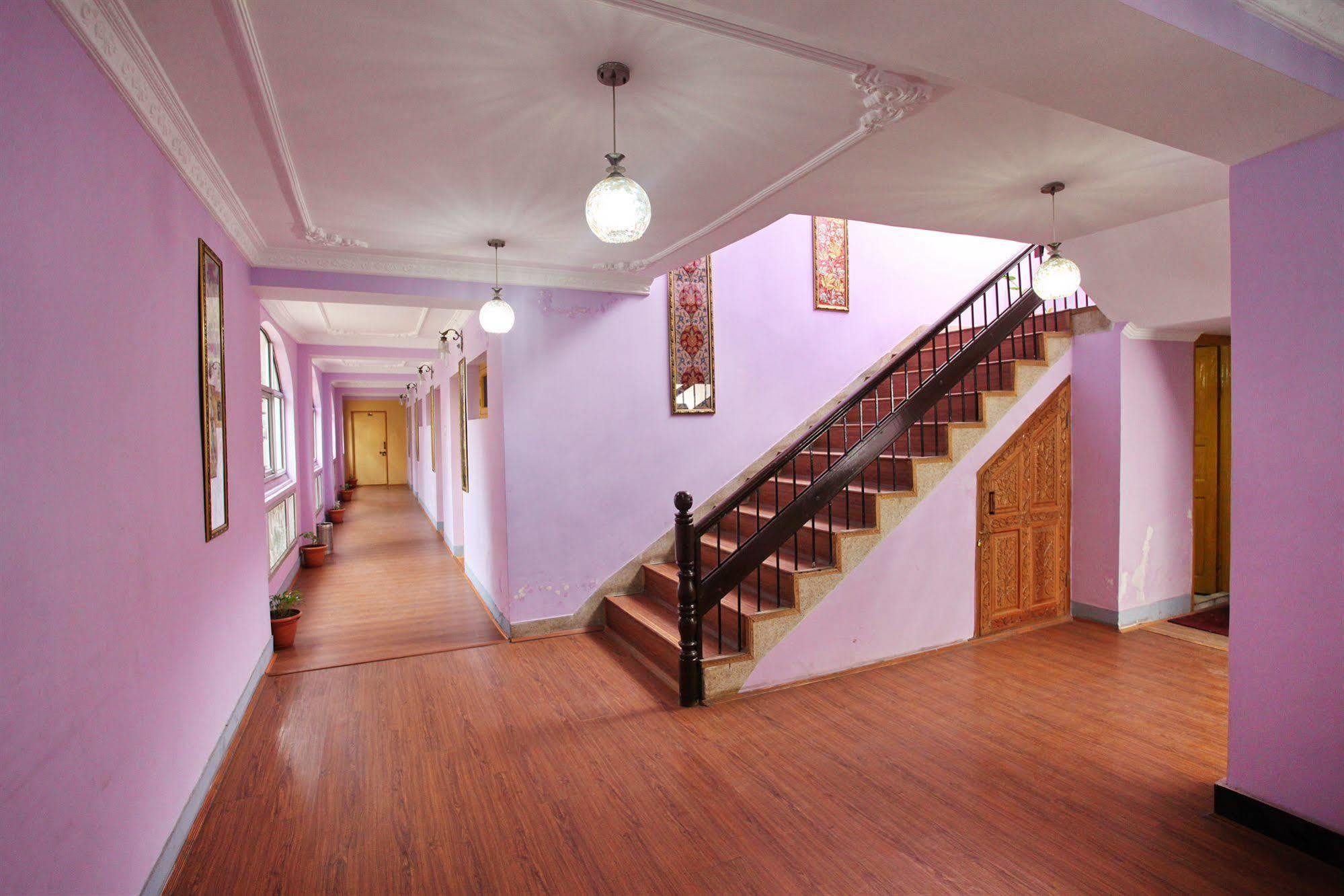 Hotel Ibni Kabeer Srinagar  Ngoại thất bức ảnh