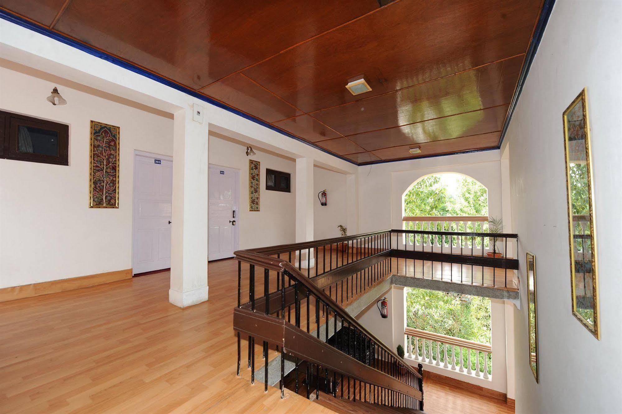 Hotel Ibni Kabeer Srinagar  Ngoại thất bức ảnh